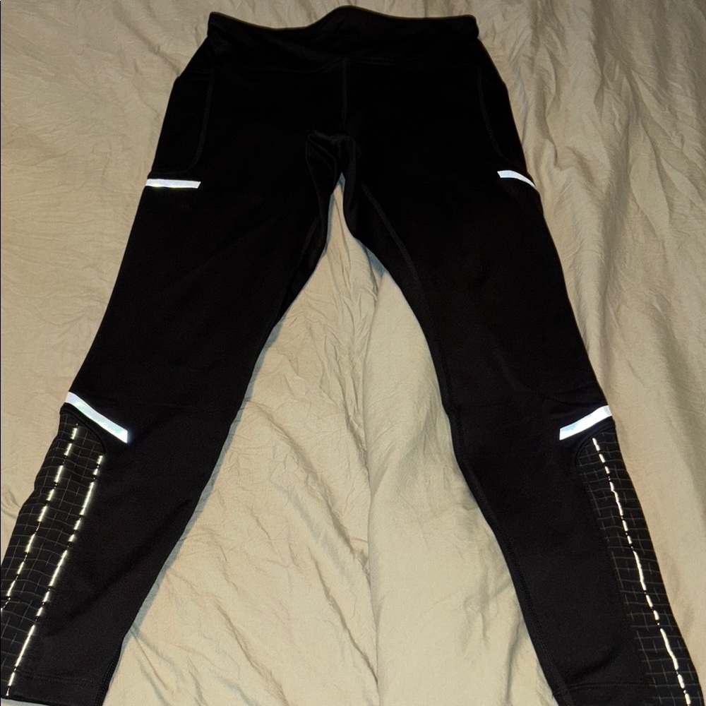 Woman  Black Athletic Leggings